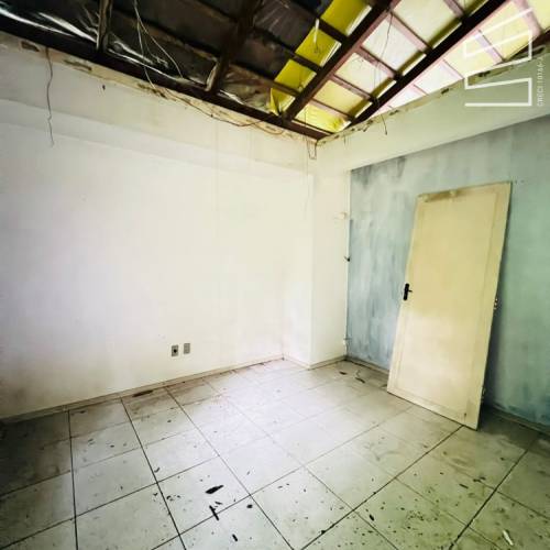 CASA COMERCIAL NO BAIRRO CENTRO