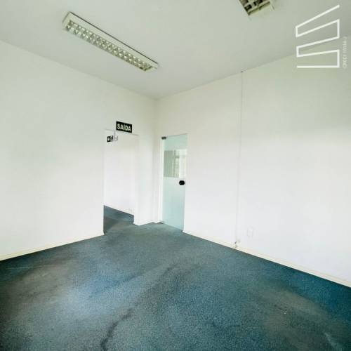 CASA COMERCIAL NO BAIRRO CENTRO