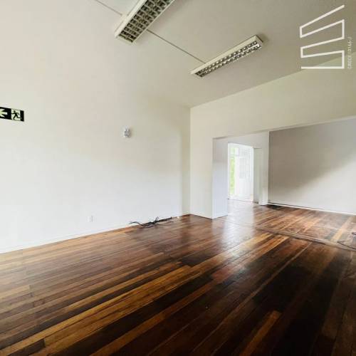 CASA COMERCIAL NO BAIRRO CENTRO