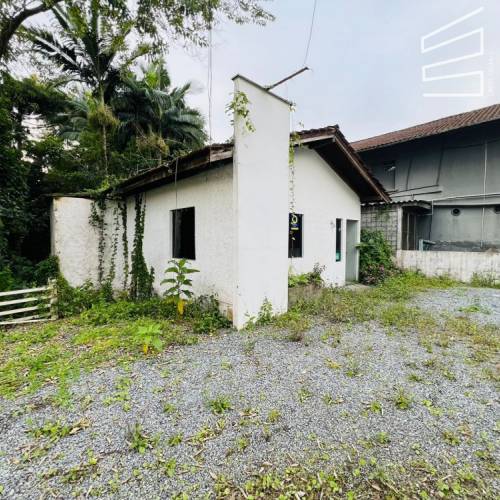 CASA COMERCIAL NO BAIRRO CENTRO