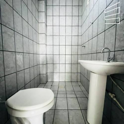 CASA COMERCIAL NO BAIRRO CENTRO