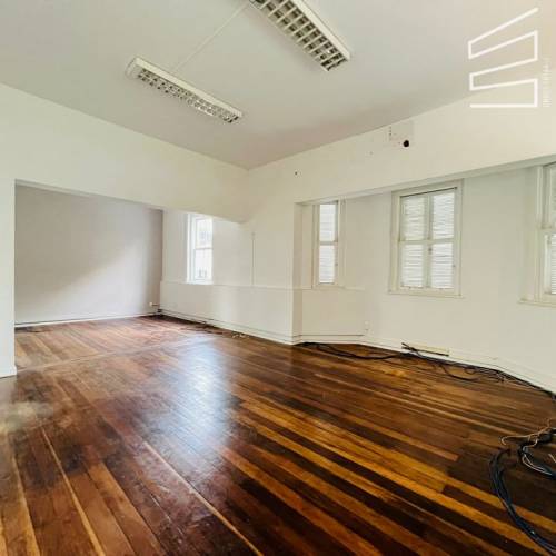 CASA COMERCIAL NO BAIRRO CENTRO