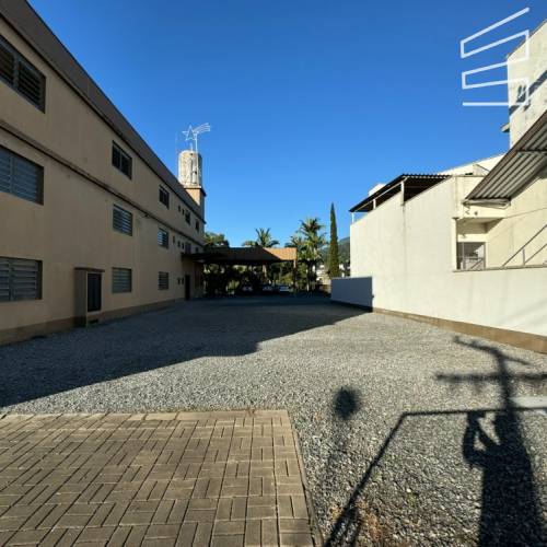 GALPO NO BAIRRO JARAGUA ESQUERDO 
