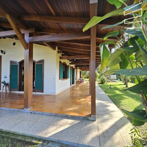 CASA NO BAIRRO SANTA LUZIA 