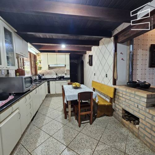 CASA NO BAIRRO SANTA LUZIA 