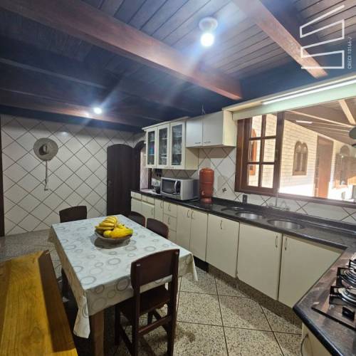CASA NO BAIRRO SANTA LUZIA 