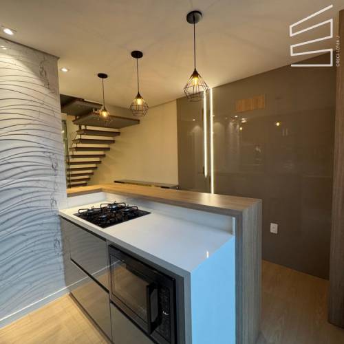 Cobertura Duplex no Bairro Barra do Rio Cerro