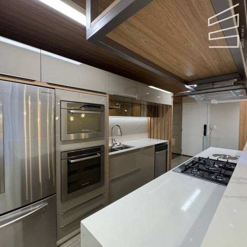 Cobertura Duplex no Bairro Barra do Rio Cerro