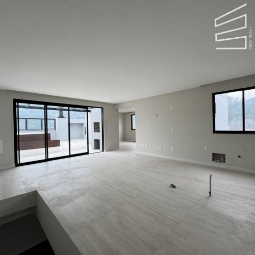 Cobertura no Bairro Vila Nova de Jaragu� do Sul 