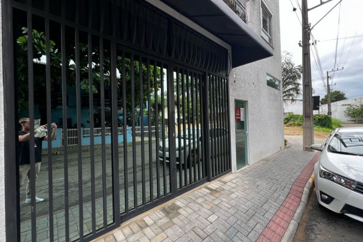 Sala comercial com m 