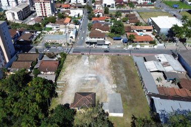Terreno Comercial no bairro Vila NOva 