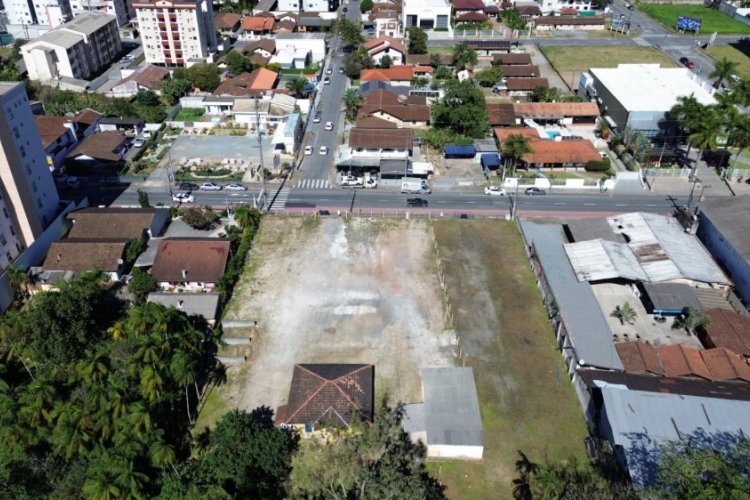 Terreno Comercial no bairro Vila NOva 