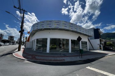 SALA COMERCIAL NO bairro CENTRO