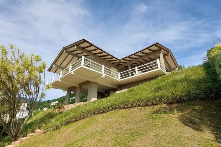 CASA RESIDENCIAL  NO BAIRRO VILA NOVA