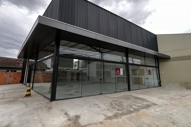 SALA COMERCIAL NO BAIRRO CZERNIEWICZ