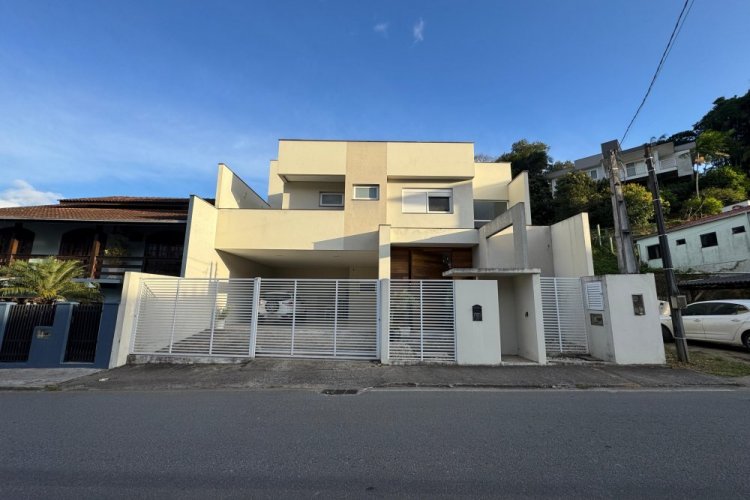 Casa no bairro Jaragu Esquerdo